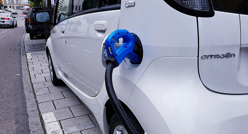 日本拼命研发固态成年人免费看片 燃料动力成年人免费看片已经要被淘汰了？