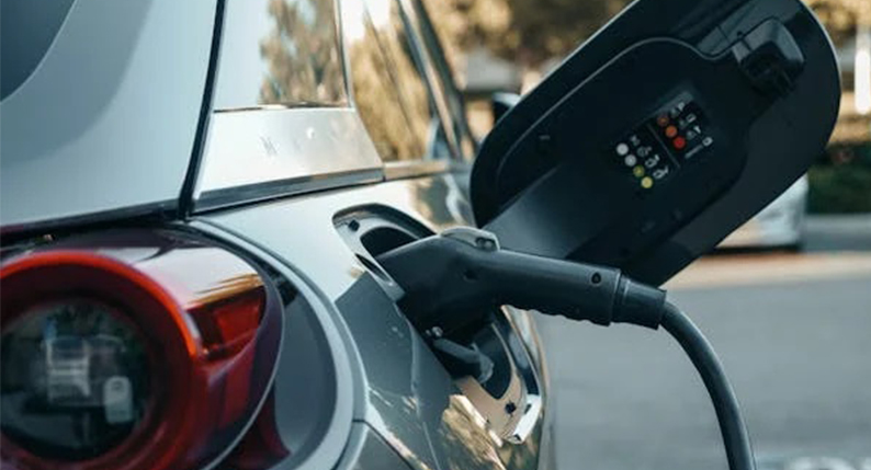 全球首台千吨级新能源架桥机研制成功